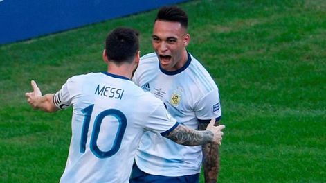 Scaloni: Para Argentina cuantos más partidos jueguen juntos Messi y Martínez, mejor