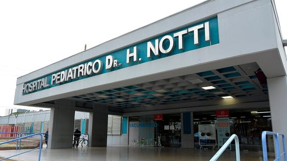 Un niño internado en el Notti derivó en una grave denuncia por maltratos y apuntan a su madre