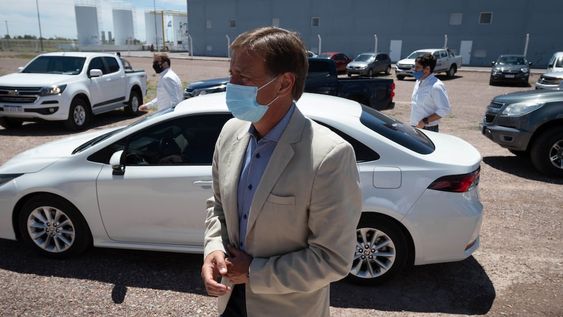 El Gobernador Rodolfo Suarez, junto al ministro de Economía Enrique Vaquié, participo de la puesta en funcionamiento del Parque Tecnologico de la zona Este PASIP. Foto: Ignacio Blanco /Los Andes