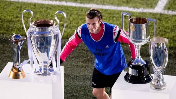 Furor por Real Madrid: 6000 hinchas en un entrenamiento