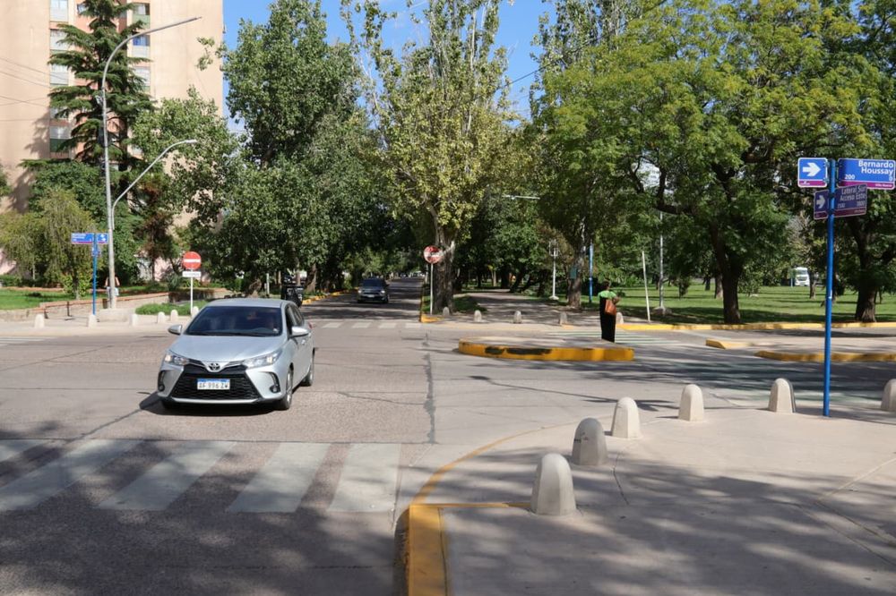 Cambio de sentido en las laterales del Acceso Este