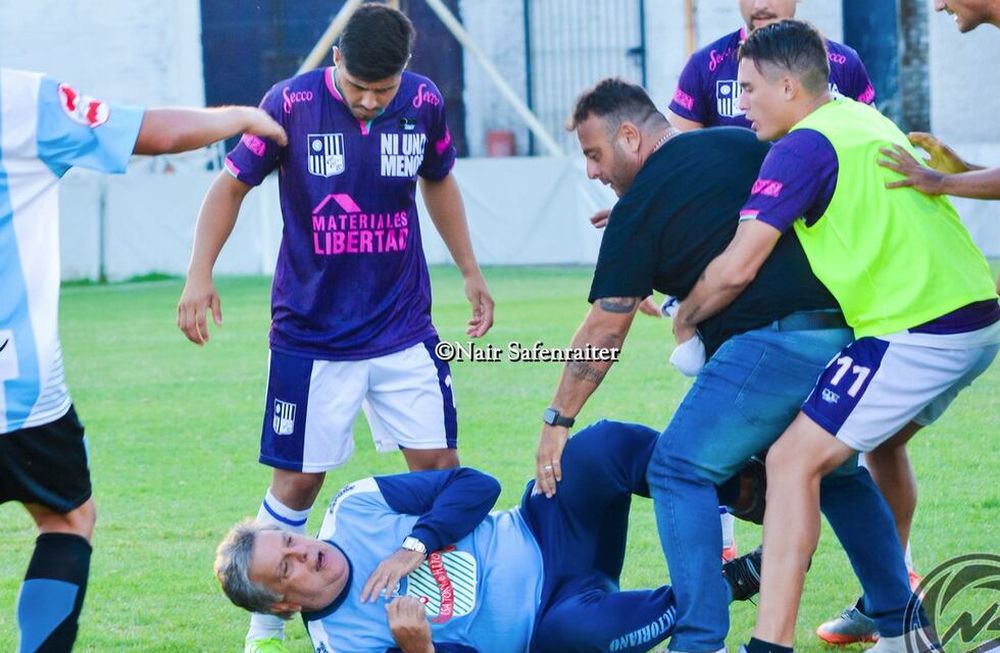 Agredieron a Luis Ventura en un partido de la Primera D