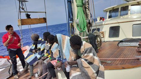 Guardavidas mendocino participa en el rescate de migrantes africanos en el Mediterráneo
