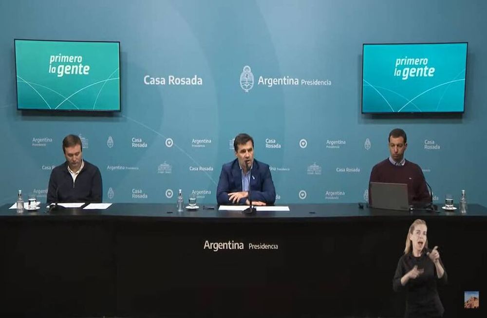El formulario fue publicado minutos antes de una conferencia de prensa del secretario de Energía, Darío Martínez; el subsecretario de Planeamiento Energético, Gonzalo Soriano; y el vicepresidente de la Compañía Administradora del Mercado Mayorista Eléctrico (Cammesa), Santiago Yanotti.