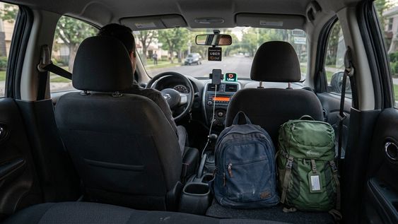 Conductor de Uber fue absuelto tras 5 meses acusado y detenido por robarle el equipaje a un turista inglés
