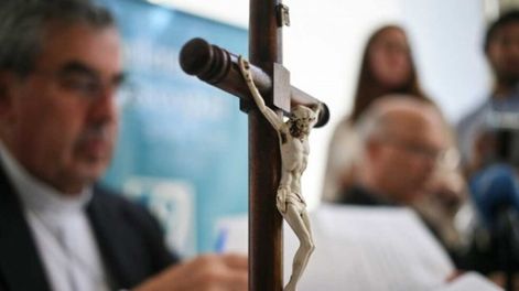 Chile: víctimas de abusos piden expulsión de religiosos de Congregación Marista