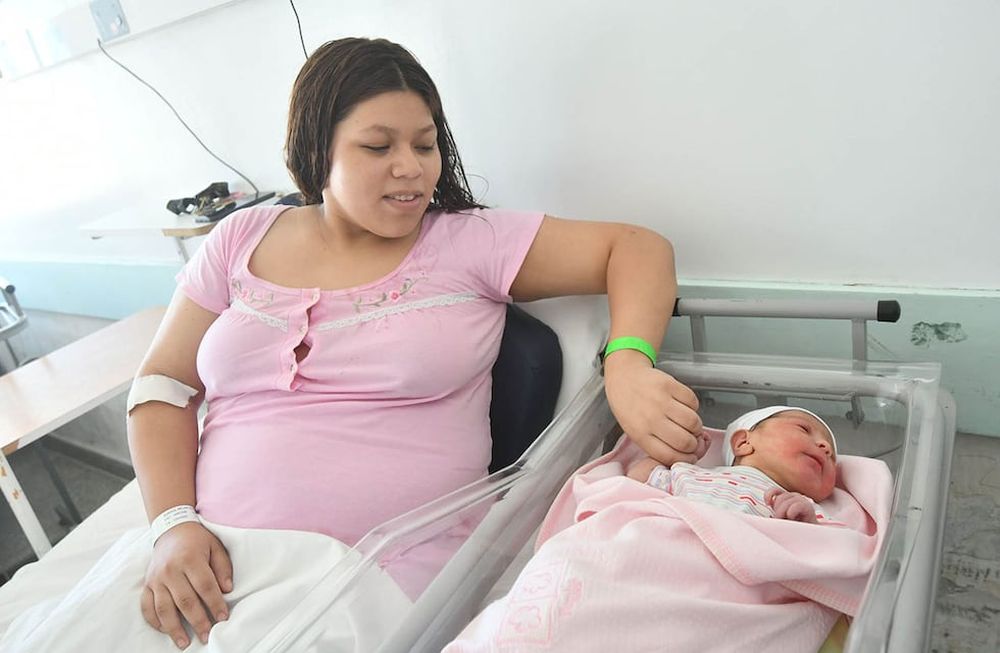 Primera bebé del año de Mendoza y se llama Narella, nació a las 1:37 hs con un peso de 3 kilos 380  su nacimiento fué en el hospital Paroissien de Maipú - Foto: José Gutierrez / Los Andes