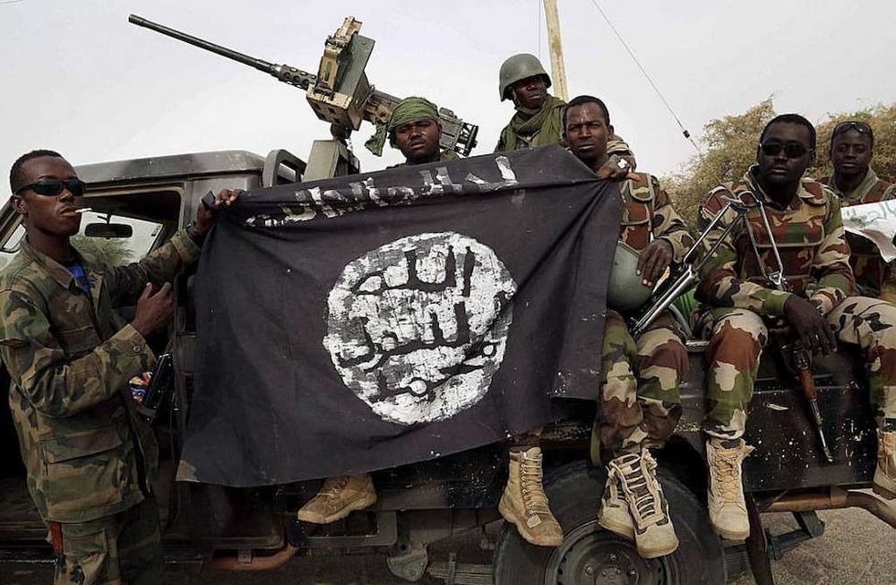 La agrupación terrorista Boko Haram, rama africana de Estado Islámico, es uno de los principales objetivos del ejército de Nigeria aunque la población civil ha quedado atrapada en los enfrentamientos entre unos y otros.