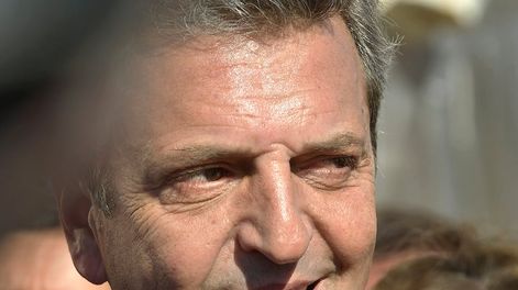 Los Andes | El precandidato a presidente por Unión por la Patria y ministro de Economía Sergio Massa, visitó la empresa IMPSA junto a candidato a gobernador del frente Elegí, Omar ParisiFoto: Orlando Pelichotti