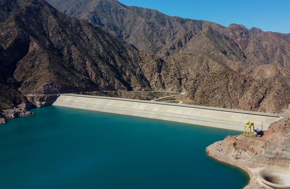 El miércoles se realizará una maniobra en el dique potrerillos por lo que podía verse afectado el servicio de agua en algunos puntos de la provincia.Foto: Claudio Gutiérrez