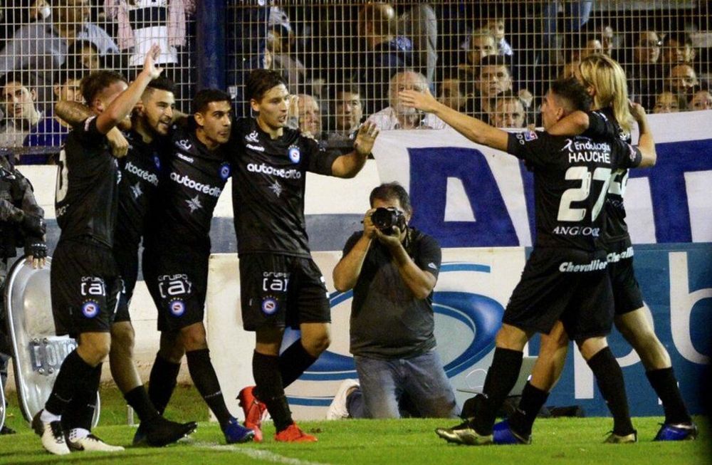 Copa de la Superliga: Argentinos ganó en La Plata y es semifinalista
