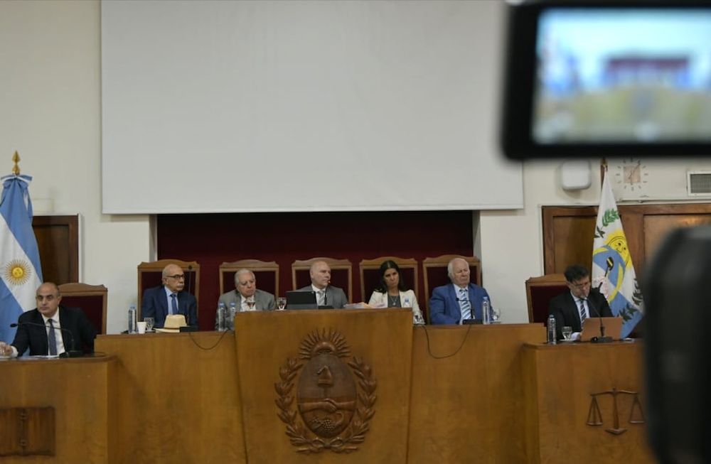 Los siete ministros de la Suprema Corte de Justicia de Mendoza tienen pendientes algunas causas de alto voltaje político y empresarial. Foto: Orlando Pelichotti
