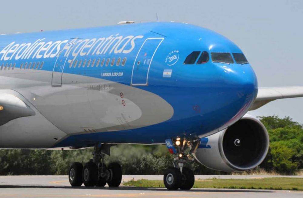 La decisión se basó en un análisis comercial, que apunta a priorizar destinos que sean más beneficiosos desde el punto de vista económico. (Archivo/Prensa Aerolíneas Argentinas).