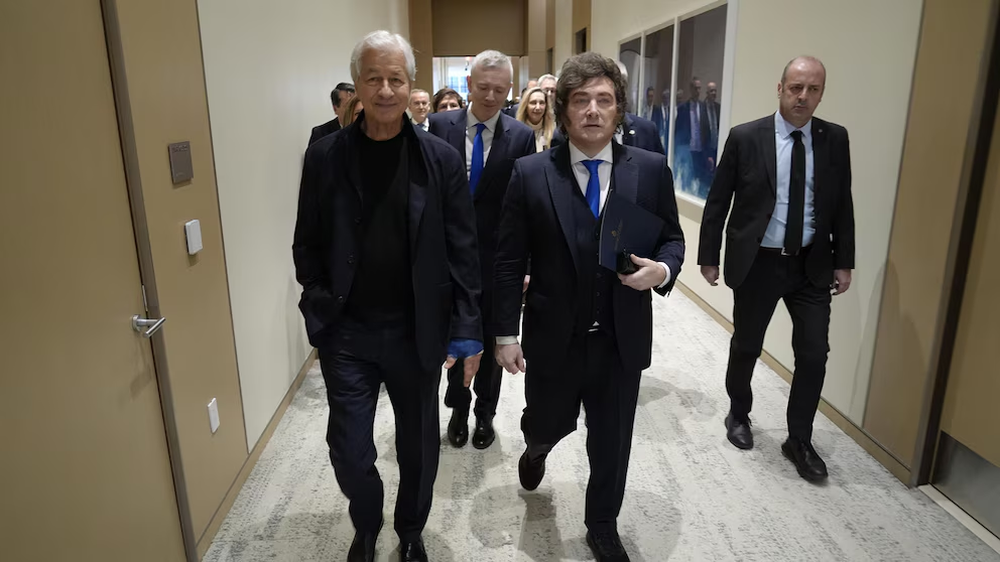 Javier Milei junto a Jamie Dimon durante el evento Argentina Week en Nueva York, donde el presidente hizo declaraciones que preocupan a la UIA