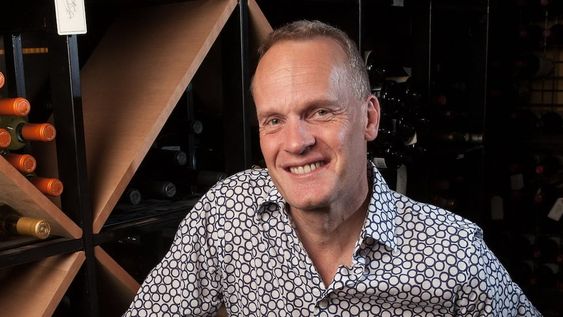 Atkin se tomó un tiempo para hablar con Los Andes sobre el vino argentino, su evolución y potencial en el mundo, nuevos varietales, la importancia de diferenciar las regiones y otros temas más.