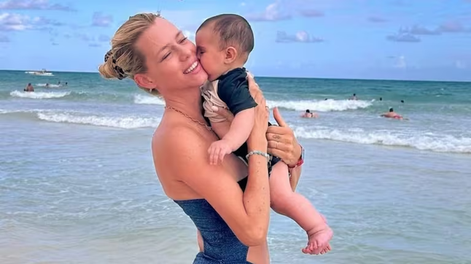 Nicole Neumann mostró el nuevo jugete de su hijo y generó confusión.