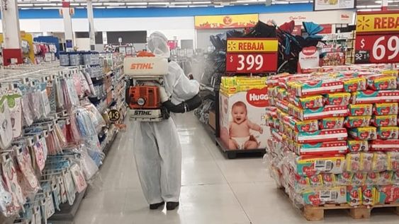 Confirmaron un caso positivo de Covid-19 en un hipermercado de Guaymallén y aislaron a cuatro empleados más