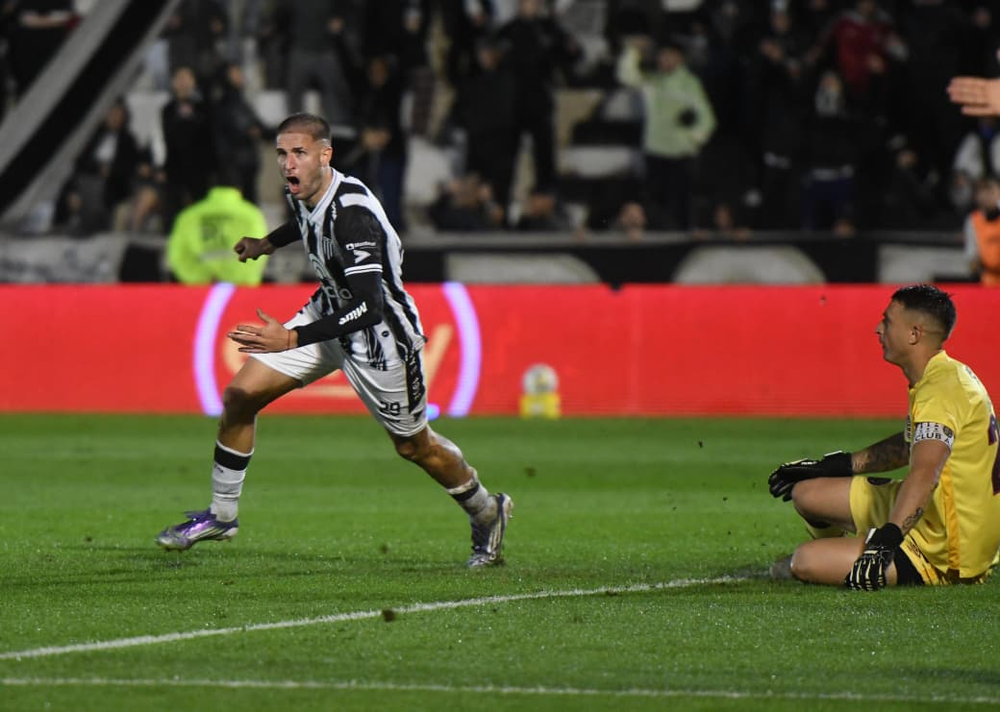 Agustín Módica,el goleador del Lobo Agustín Módica,el goleador del Lobo 