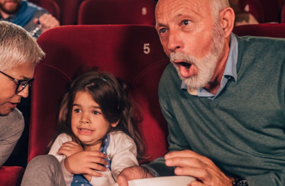 El programa de Beneficios de PAMI incluye entradas al cine y descuentos en gastronomía.