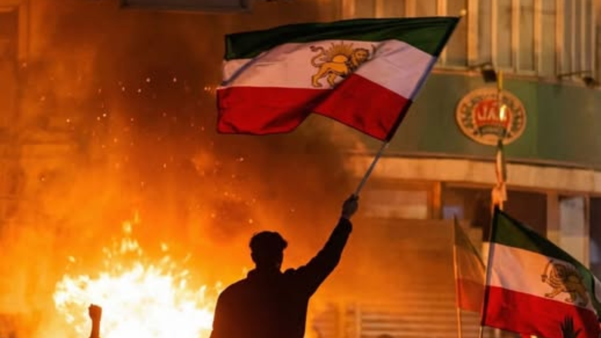 Irán eleva la presión sobre Israel mientras el con