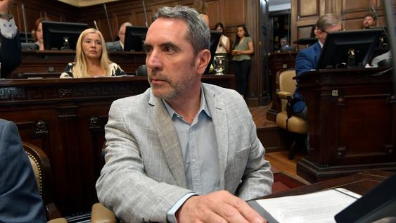 Tratamientos de leyes en Cámara de DiputadosUno de los proyectos es el de saneamiento de la Obra Social de Empleados Provinciales (OSEP), El otro es el de la Declaración de Impacto Ambiental (DIA) para la exploración de la mina de cobre Cerro Amarillo en la mina de Malargüe.Diputado Jorge DifonsoFoto: Orlando Pelichotti