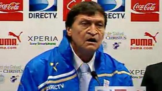 Falcioni sigue en la cuerda floja como DT en Chile