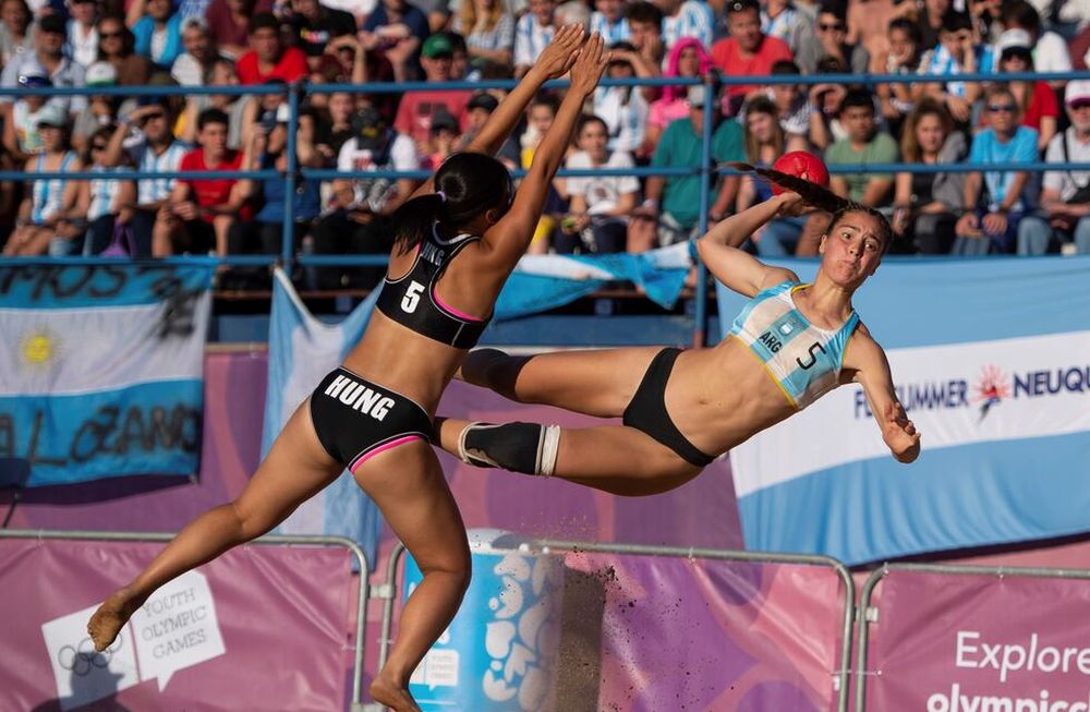 Las chicas del Beach Handball vencieron a Croacia y sueñan con las semis