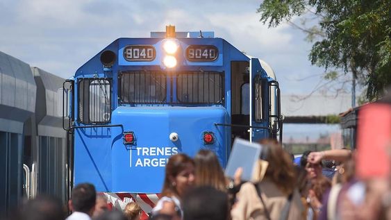 EL 22 de marzo llegó el tren de pasajeros a Palmira, después de treinta años. La vuelta se transformó en una pelea política entre peronismo y radicalismo.Foto: Claudio Gutiérrez Los Andes