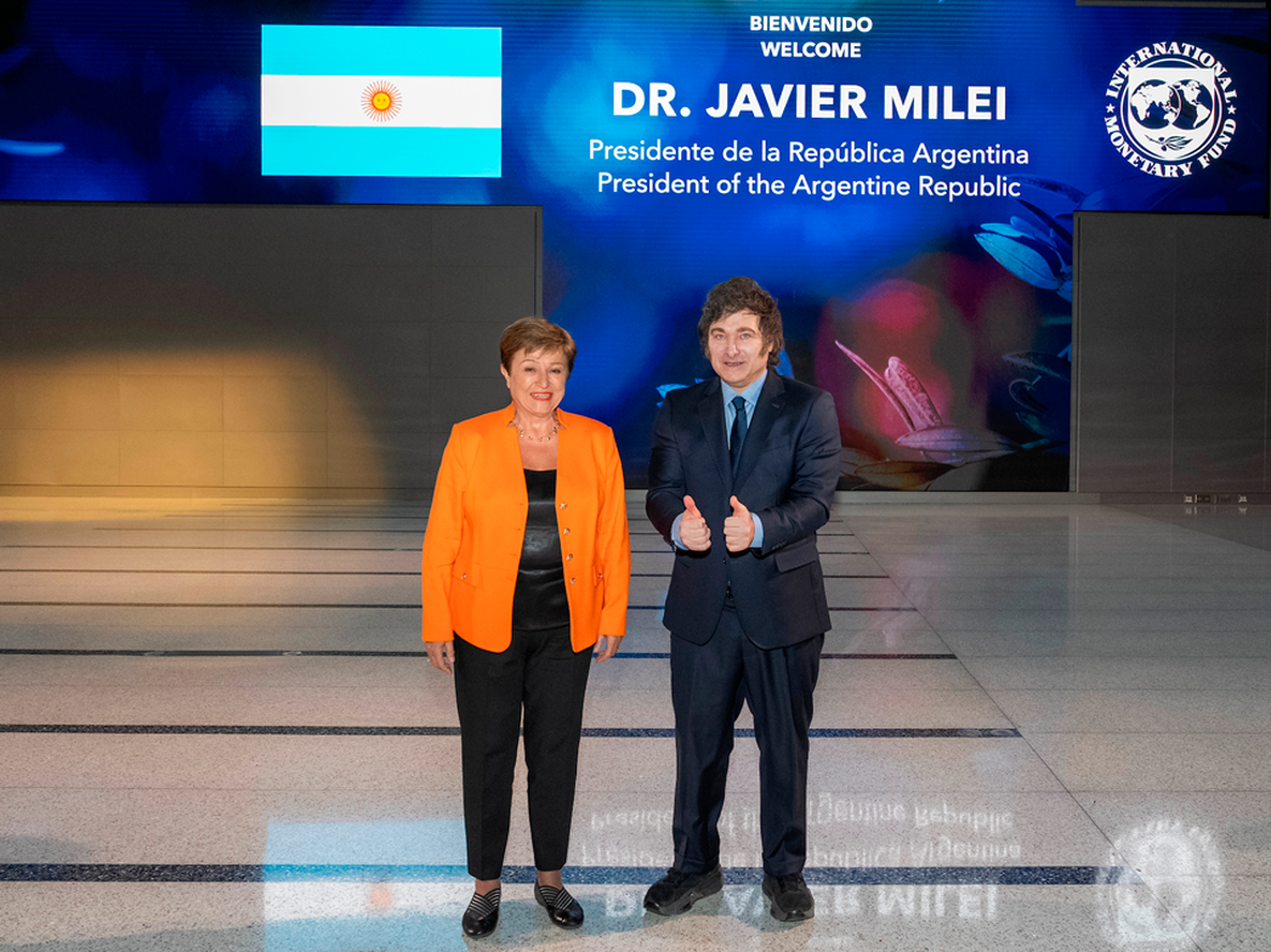 El Gobierno argentino busca cerrar un nuevo acuerdo con el FMI. Foto: X / @KGeorgieva