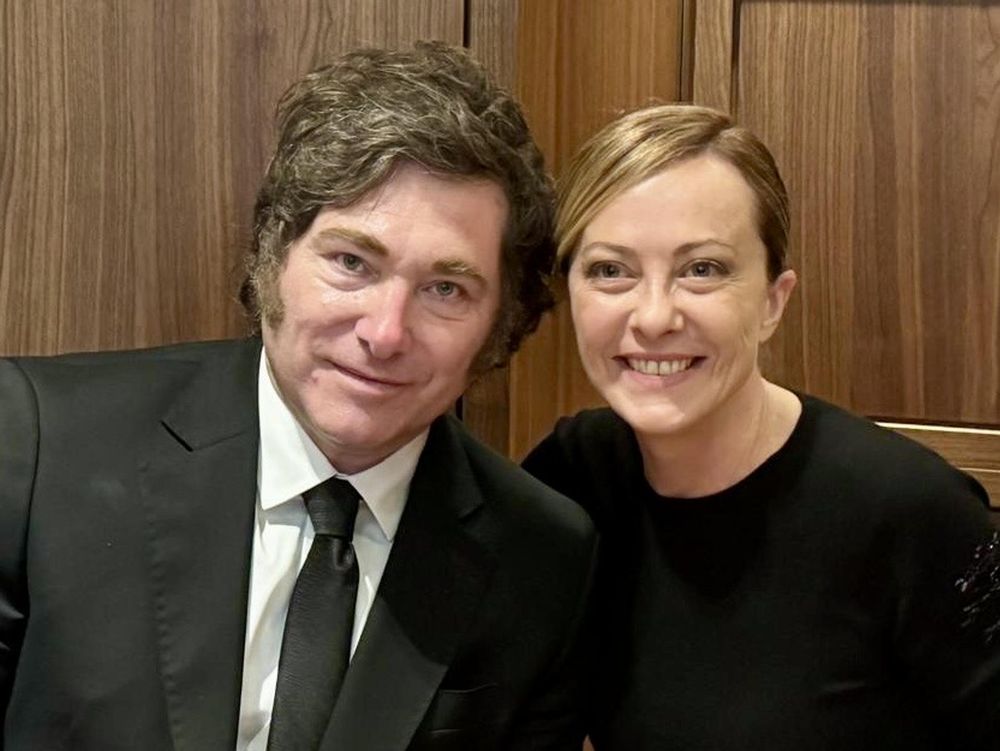 El presidente Javier Milei junto a la primera ministra italiana Giorgia Meloni&nbsp;
