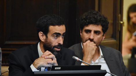 El ministro de Hacienda, Víctor Fayad; y el ministro de Gobierno, Natalio Mema. Prensa Legislatura.