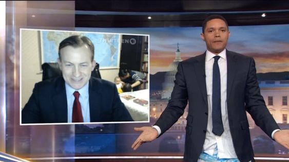 A lo Malaspina: hombres que se animaron a dar las noticias de manera muy sensual