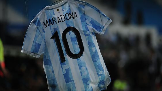 El homenaje a Maradona en la cancha de Racing. / Gentileza.