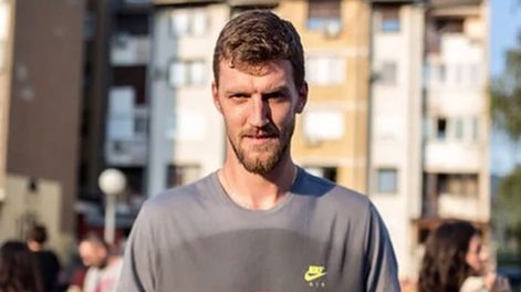 Un ex campeón de la NBA sufrió un accidente de tránsito y quedó en coma inducido