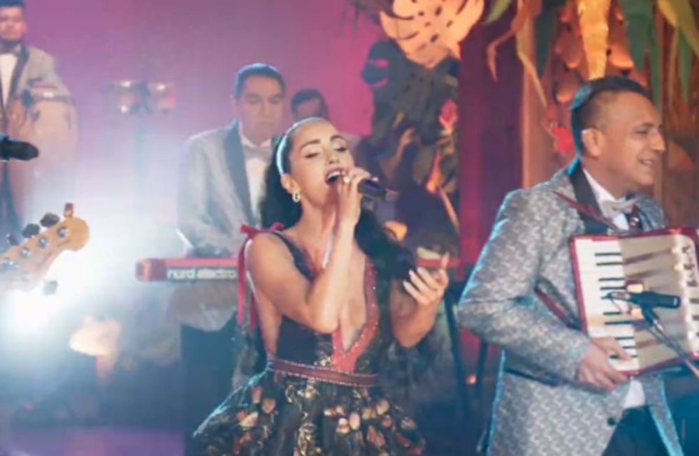 El video clip de Lali Espósito y Los Ángeles azules es furor en las redes