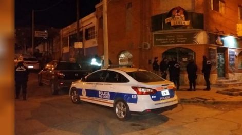 La Policía fue hasta la casa y encontró al hombre muerto (Mdzol.com).