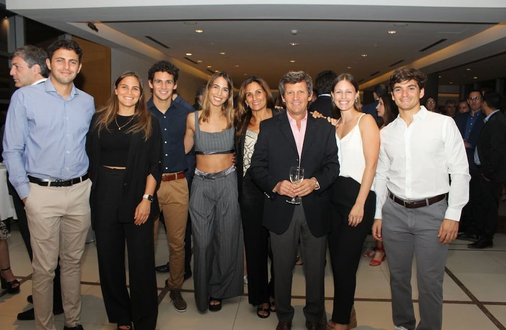 Josué Varela, Julia Goldstein, Ignacio Goldstein, Julia Fornier, Silvana Cicchitti, Gabriel Goldstein, Constanza González y Mauri Goldstein.