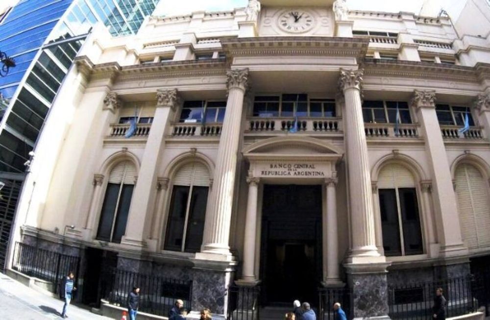El Banco Central sumarió a personas y entidades financieras por infracciones al cepo