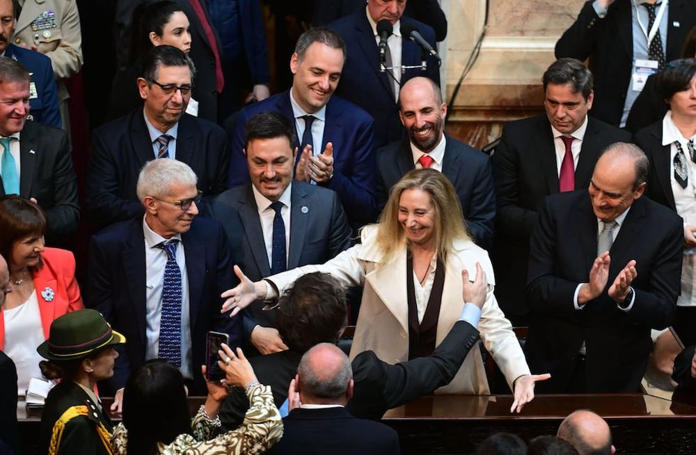 El presidente Javier Milei exhortó este domingo a los legisladores a que definan de qué lado de la historia quieren quedar en el debate por el Presupuesto 2025. Foto: Maxi Luna / NALUNA