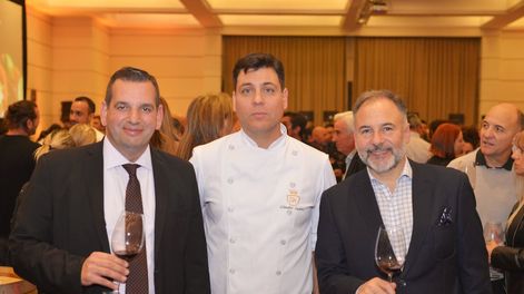 Los Andes | Santiago Alsina, gerente general de Diplomatic Hotel, Claudio Lucero, chef ejecutivo y Gustavo Flores Bazán, director de El Descorche Diario y coproductor del evento.