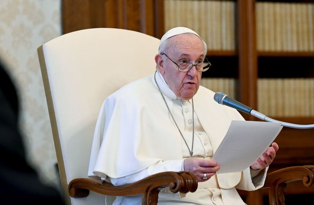 El ministro Guzmán se reunirá con Francisco en el Vaticano como inicio de su gira para renogociar la deuda