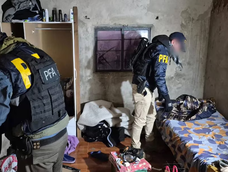Varios allanamientos fueron realizados en La Plata tras un informe del FBI que alertó sobre presuntos contactos entre un adolescente argentino y el grupo terrorista Estado Islámico (ISIS).