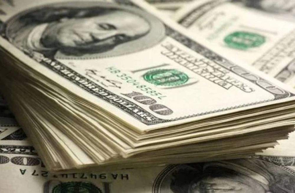 En los últimos días, el dólar blue ha experimentado una marcada escalada que ha generado preocupación en el mercado informal de divisas en Argentina.