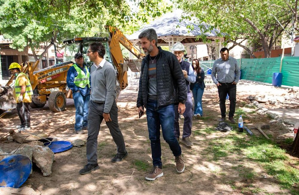 La Ciudad continúa con la puesta en valor de la plazoleta Juan G. Godoy
