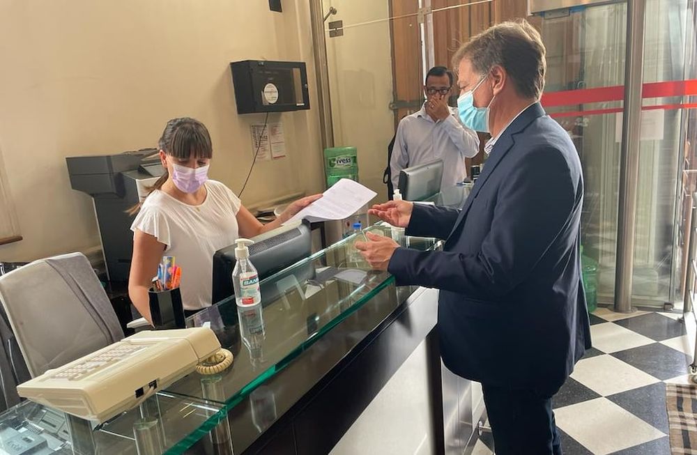 El gobernador Rodolfo Suárez presentó el pronto despacho para que el presidente Alberto Fernández laude en el conflicto con La Pampa por Portezuelo del Viento. Foto: Gobierno de Mendoza.