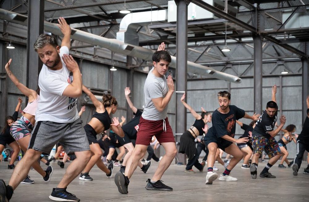 Los artistas de la Vendimia de Ciudad ensayan sus destrezas y talentos