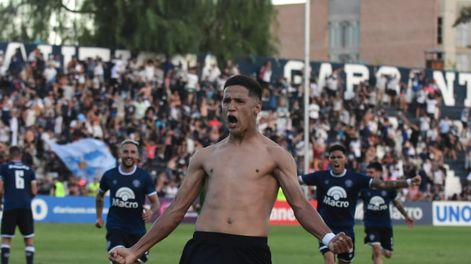 Alex Arce regresa a Independiente Rivadavia. El goleador vuelve a casa. 