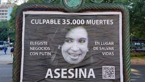 Carteles contra Cristina Kirchner en CABA