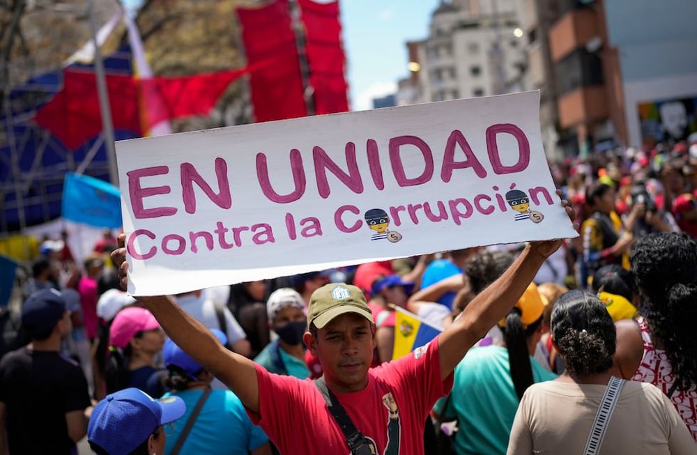 La sociedad amordazada