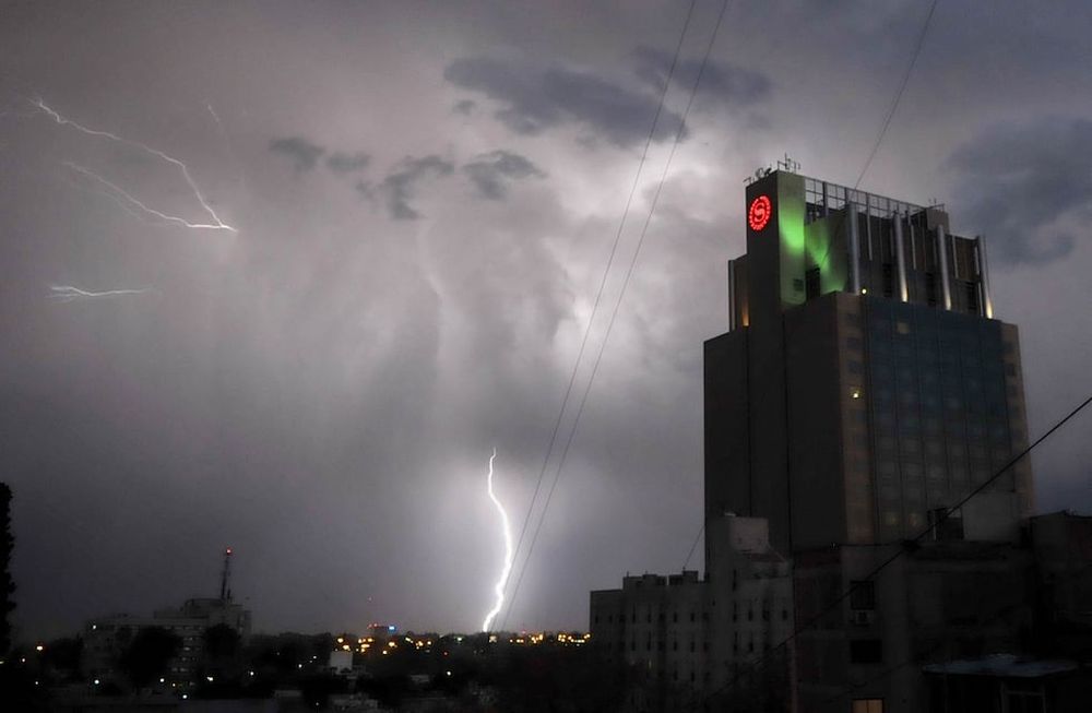 Calor, tormentas fuertes y posible caída de granizo: el pronóstico para Mendoza.  Orlando Pelichotti / Los Andes